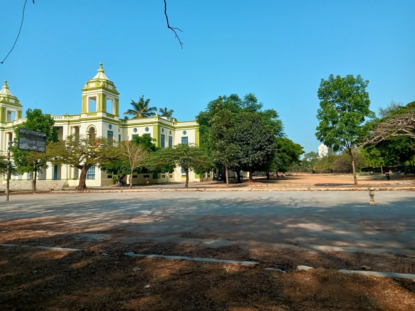 Maharaja PU College