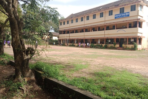 St  Raymonds High School